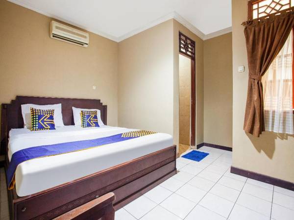 SPOT ON 3858 Elsana Transit Hotel