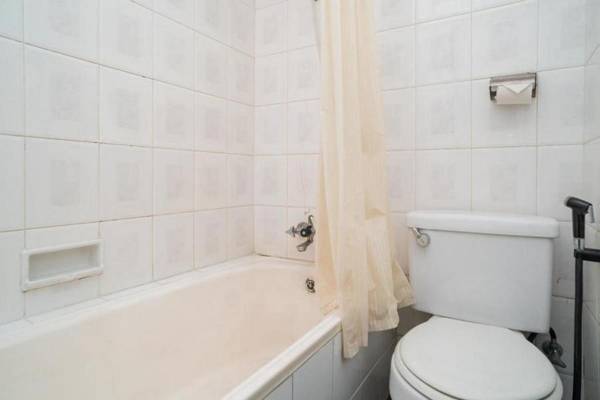 RedDoorz Plus near Pasar Anyar Bogor