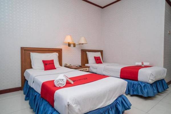 RedDoorz Plus near Pasar Anyar Bogor