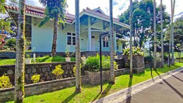 Villa Rose Gunung Bunder by Ruang Nyaman