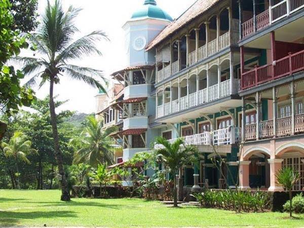 Kondominium Pantai Carita Utara