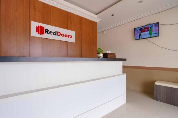 RedDoorz near Plaza Botania 1 Batam