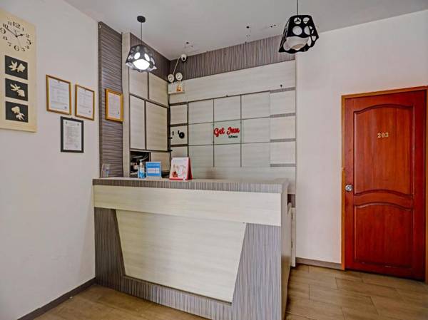 Capital O 91533 Get Inn