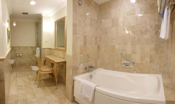 Aryaduta Lippo Village