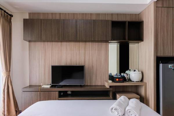 Minimalist Studio Saveria Apartment By Travelio