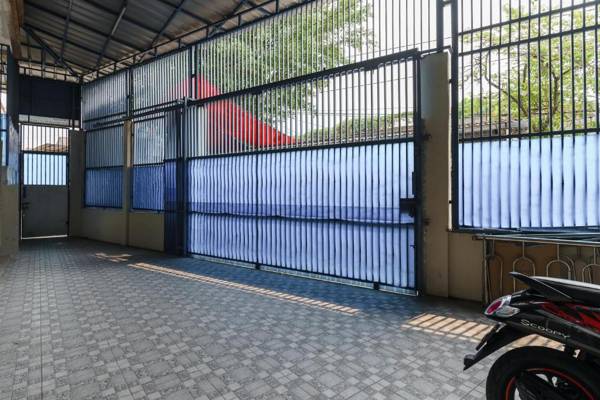 KoolKost Syariah near RS Sari Asih Sangiang (Minimum Stay 6 Nights)