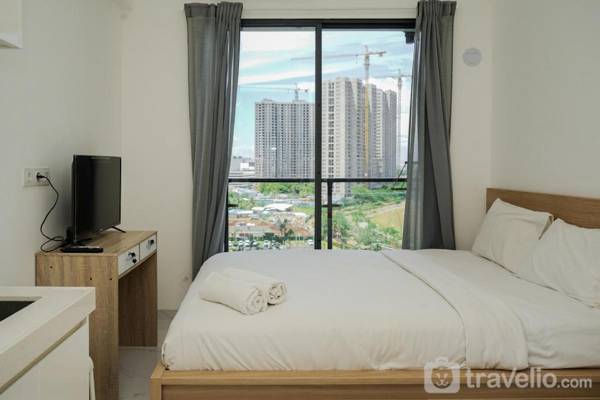 Gorgeous & Comfy Studio Sky House BSD By Travelio