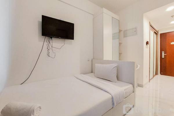 Homey Studio Room at Sky House BSD By Travelio