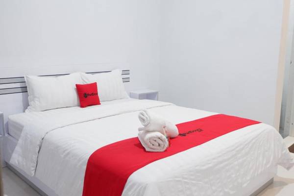 RedDoorz Syariah near Tanjung Karang Beach Mataram