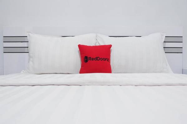 RedDoorz Syariah near Tanjung Karang Beach Mataram