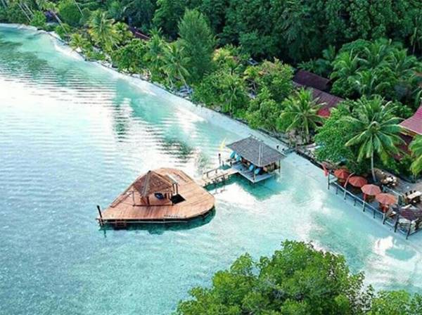 Raja Ampat Dive Lodge