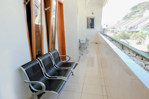 Vaccinated Staff-OYO 930 Griya Imafa