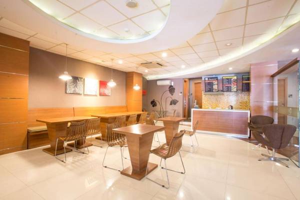 Life Hotel Mayjend Sungkono