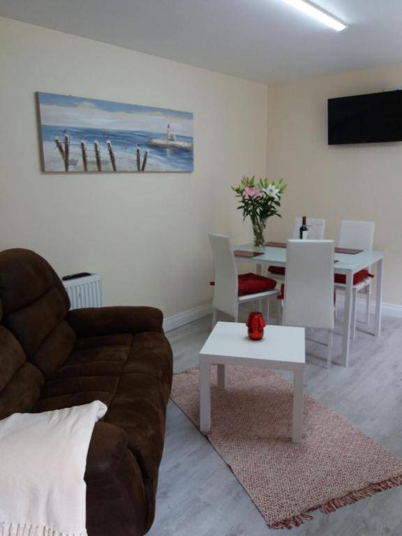 Lettermore 1 Apartment