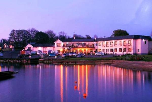 Lakeside Manor Hotel