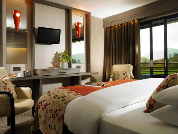 The Gleneagle Hotel & Apartments