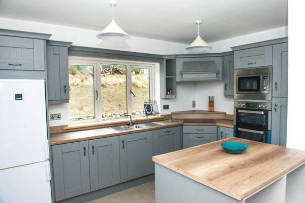 Hillside View Holiday Home