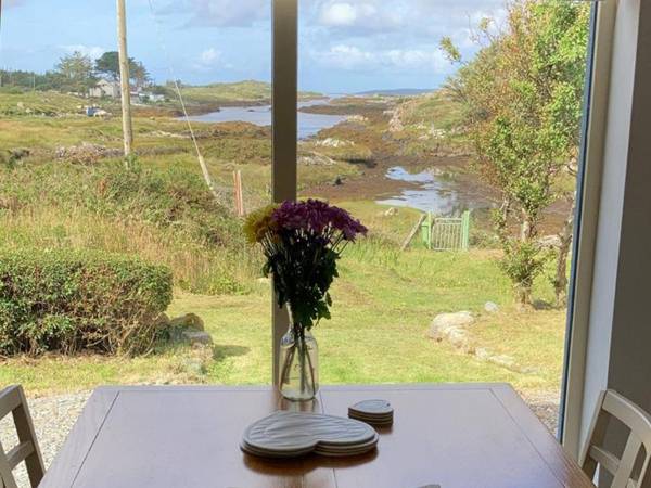 TÍ Mhaggie Holiday Cottage by Trident Holiday Homes