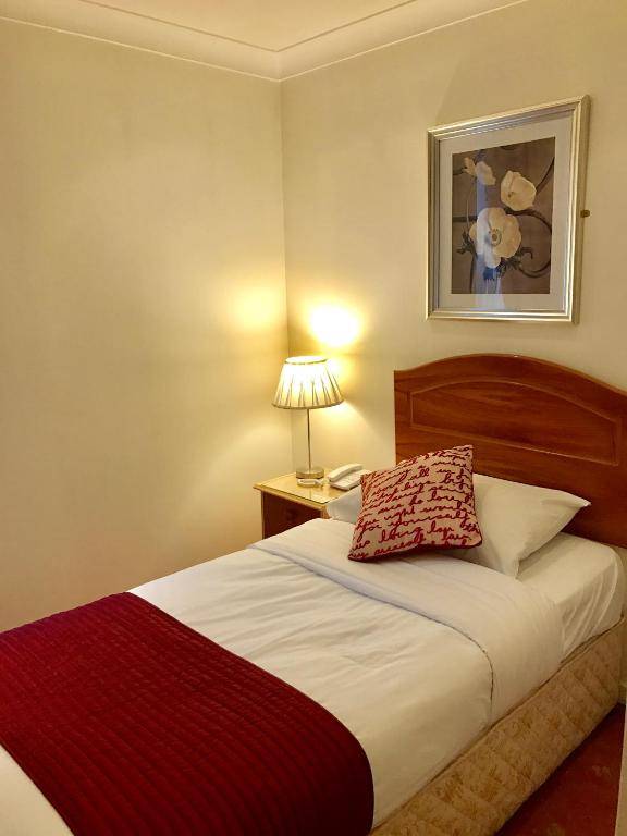 Dergvale Hotel