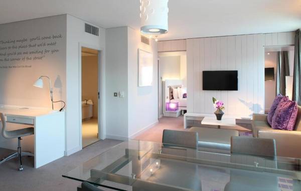 The Morrison Dublin Curio Collection by Hilton