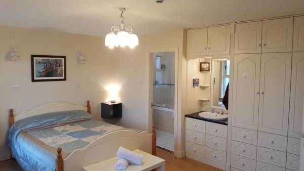 Eask View Dingle - Room Only