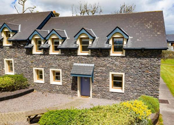 Dingle Courtyard Cottages 4 Bed