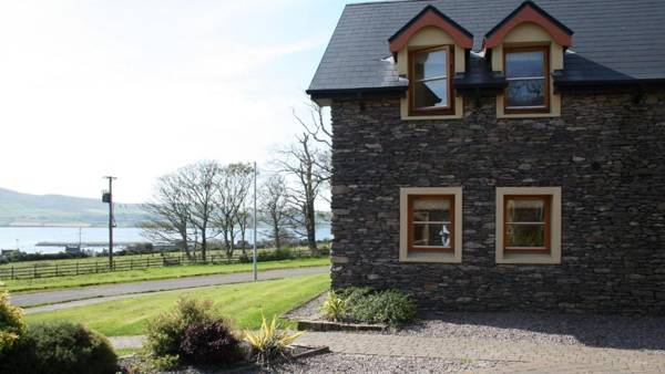 Dingle Courtyard Cottages 4 Bed