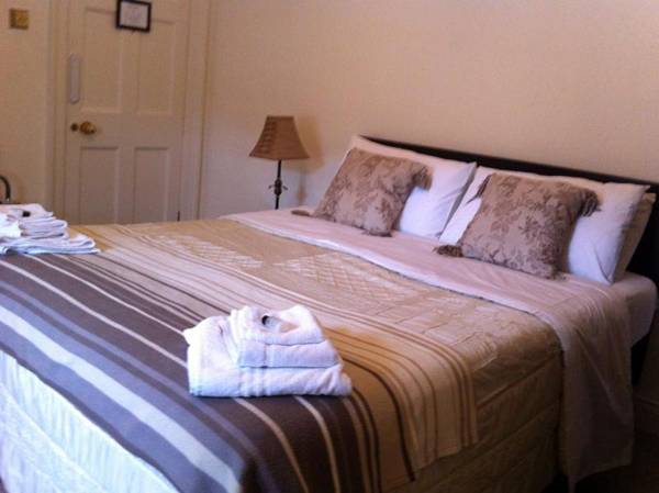 Carlingford House Town House Accommodation A91 TY06