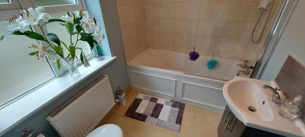 Captivating 3-Bed House