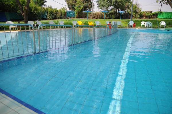 Kibbutz Tiratzvi - Country Lodging