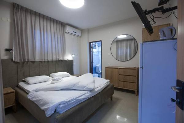 Ahuzat Haosher Guest House