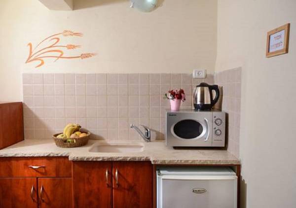 Etzel Tami Hospitality