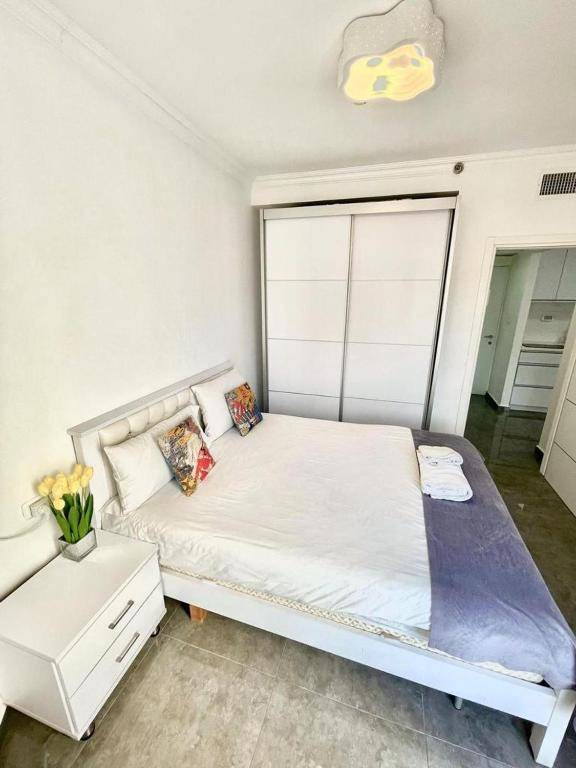 Romance by Lake Kinneret