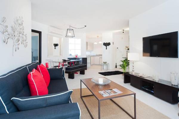 Herbert Samuel - Beachfront 3 Bedroom apartment with parking - by Sea N' Rent