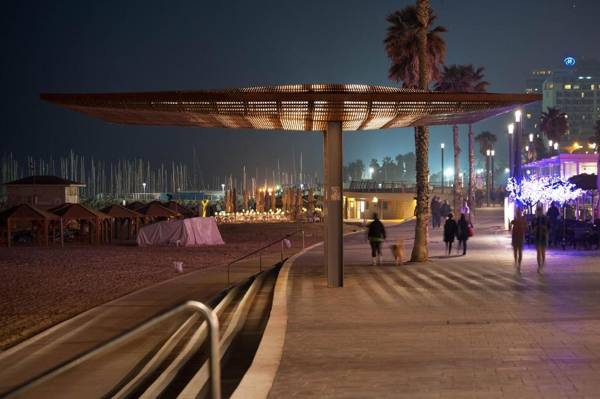 Modern Apt w/ Balcony Near The Beach by Sea N' Rent