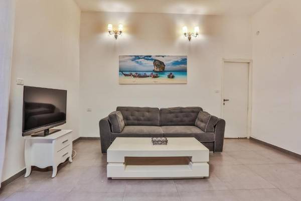 Chic Apartments by the Beach