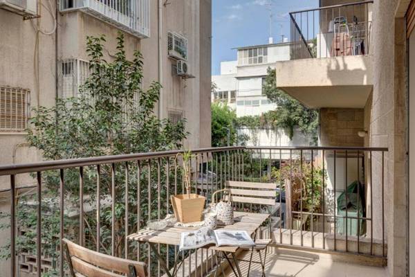 TLV2RENT Unique Dizengof Apartment