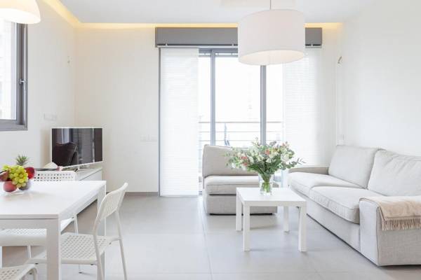 Best Location Luxuous 2BR Sea View w/parking