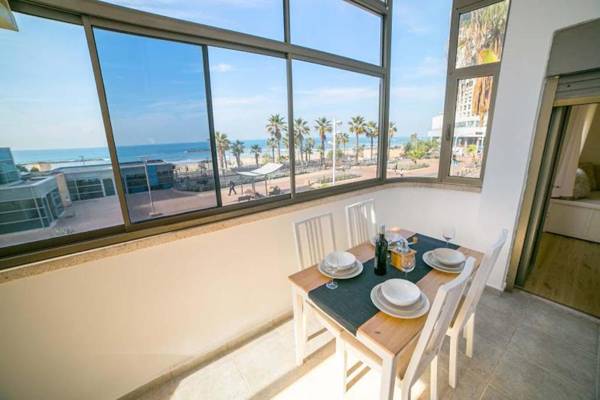 Luxury 2BR Apt on the Beach