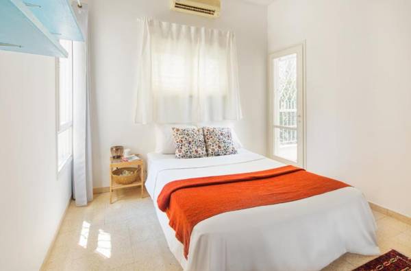 HaBima Square Apartment