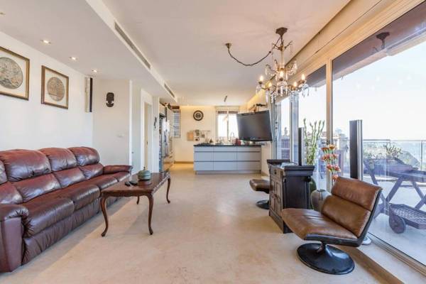 Family Penthouse sea front 3 bedrooms