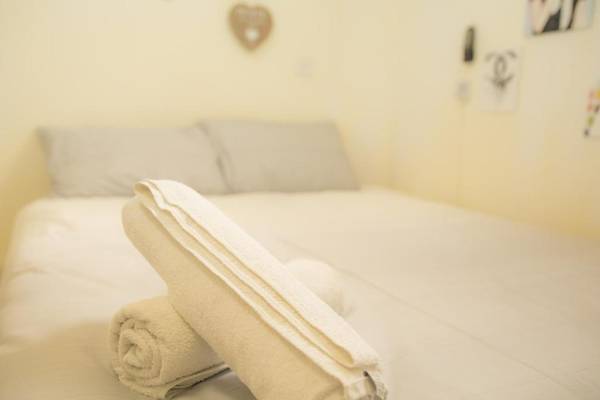 New Lovely Suite In Carmel Market By The Beach