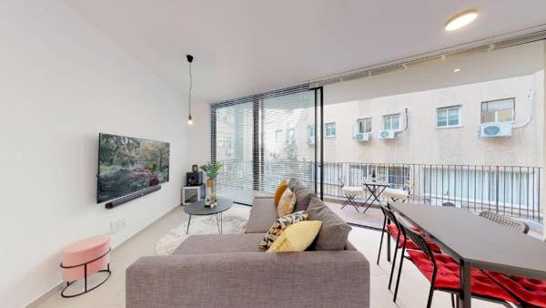 Modern 1BR near the Beach by HolyGuest