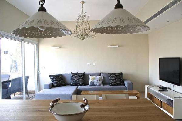 Spacious 2BR in Ben Gurion blvd by HolyGuest