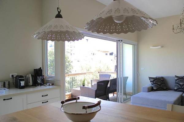 Spacious 2BR in Ben Gurion blvd by HolyGuest