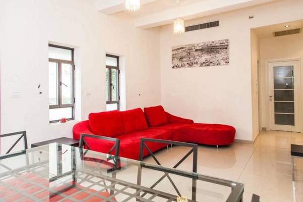 Nice 2BR near Gordon Beach by HolyGuest