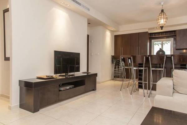 Pretty 2BR in Ben Gurion Blvd by HolyGuest
