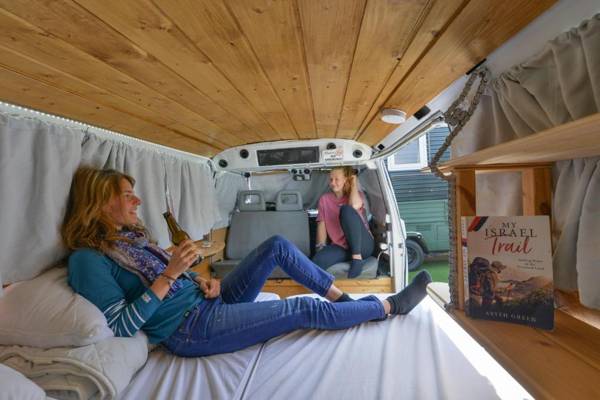 Caravan Hostel Tel Aviv By Roger Age 18-45