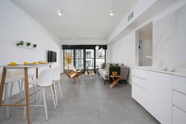 Extravagant 3BR Penthouse with jacuzzi by HolyGuest