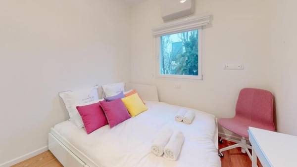 Pleasant 3BR Penthouse in Shenkin by HolyGuest